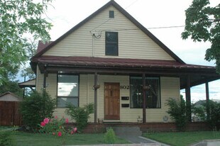 802 N 8th Ave in Walla Walla, WA - Building Photo