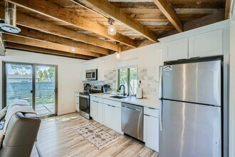 9443 5th Ave SW in Seattle, WA - Building Photo - Building Photo