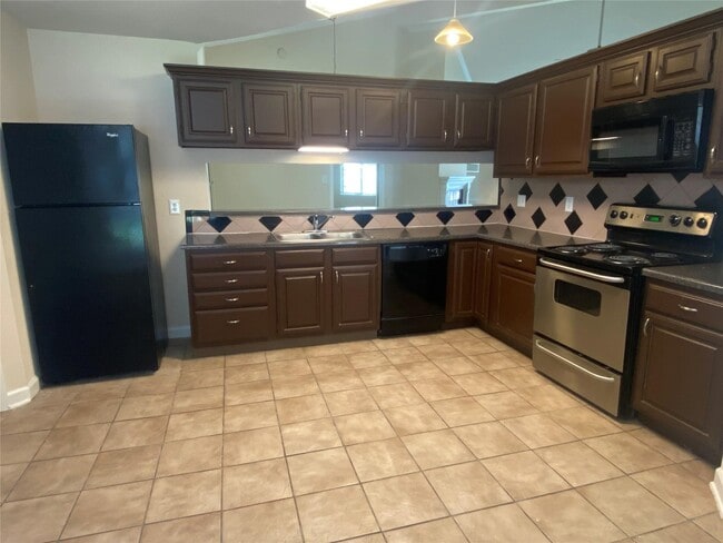 property at 2214 S Ferrisburg Ct