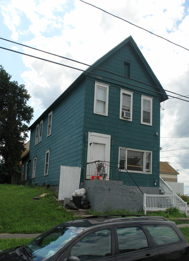 257 Lilac St in Syracuse, NY - Foto de edificio - Building Photo