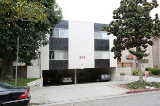 1920 Glendon Ave in Los Angeles, CA - Building Photo - Building Photo