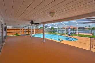 6422 Lake Sunrise Dr in Apollo Beach, FL - Building Photo - Building Photo