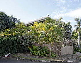 1515 Pele St in Honolulu, HI - Foto de edificio - Building Photo