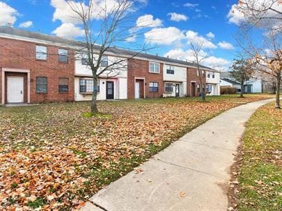 property at 975 Cross Country Dr W