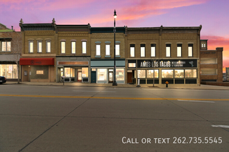 232 Main St in Racine, WI - Foto de edificio - Building Photo