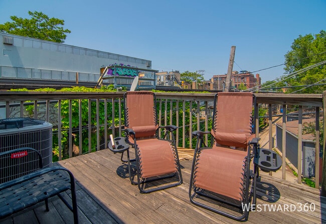 property at 938 W Willow St