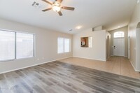 3894 E Wyatt Way, Unit 32-64 in Gilbert, AZ - Building Photo - Building Photo