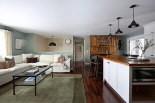 1775 Dorset St in South Burlington, VT - Building Photo