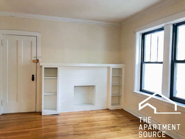 2607 W Gunnison St, Unit 2