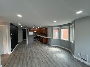 1614 Summit Ave-Unit -#S506 in Seattle, WA - Building Photo - Building Photo