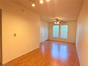 10001 Peace Way, Unit 1205 in Las Vegas, NV - Building Photo - Building Photo