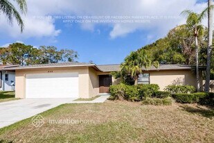 332 N Bay Hills Blvd in Safety Harbor, FL - Building Photo