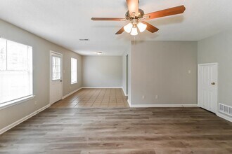 4838 Mistic Lake Dr in Memphis, TN - Building Photo - Building Photo