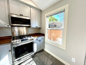 1422 7th St in Berkeley, CA - Foto de edificio - Building Photo