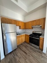 517 Communipaw Ave in Jersey City, NJ - Building Photo - Building Photo