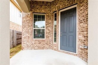 9529 Hunter Ln in Austin, TX - Building Photo - Building Photo