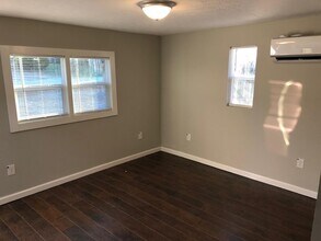 184 Wickins Dr, Unit Unit A in Hendersonville, NC - Building Photo - Building Photo