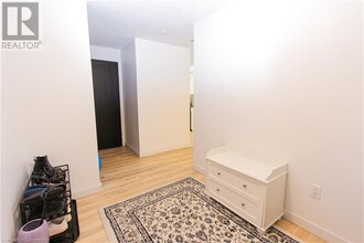 55 Green Valley Dr in Kitchener, ON - Building Photo - Building Photo