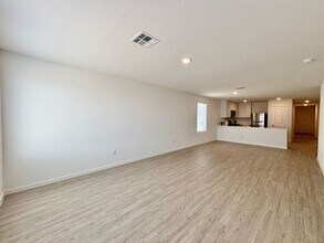 12931 Kathleen St in Saint Hedwig, TX - Building Photo - Building Photo