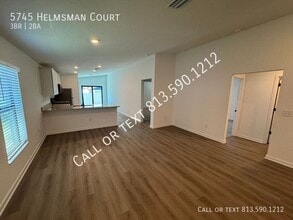 5745 Helmsman Ct in Tampa, FL - Building Photo - Building Photo