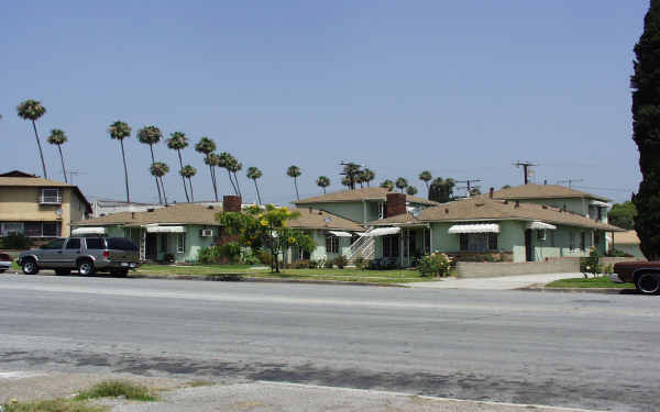 2305 Cedar St in Alhambra, CA - Building Photo