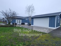 121 Victoria View St in Sequim, WA - Foto de edificio - Building Photo