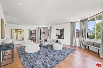 300 N Swall Dr in Beverly Hills, CA - Building Photo - Building Photo