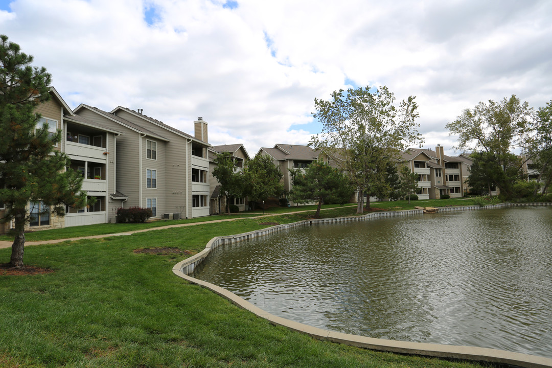 Three Lakes Apartments in Overland Park, KS - Foto de edificio