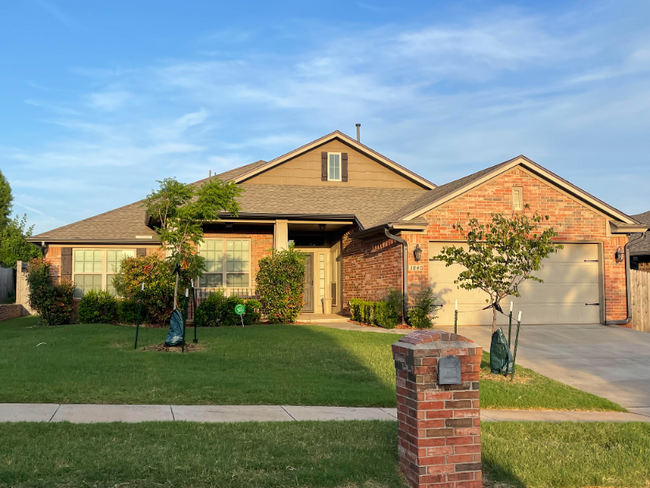 property at 3840 Kings Canyon Rd