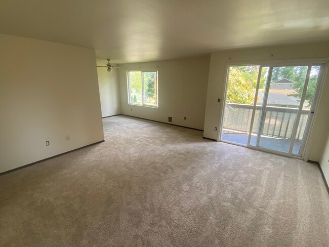 21906 54th Ave W, Unit B in Mountlake Terrace, WA - Building Photo - Building Photo
