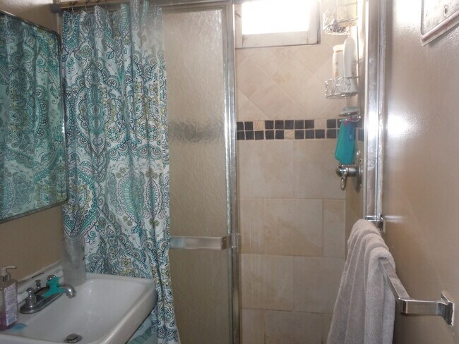 1841 N Kedzie Ave-Unit -2F in Chicago, IL - Building Photo - Building Photo