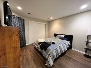 5 Cedar Ct in Bedminster, NJ - Building Photo - Building Photo