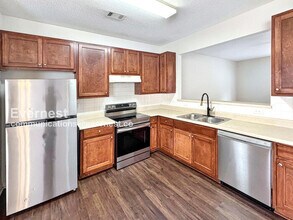 8646 Thomas Ln in Riverdale, GA - Building Photo - Building Photo