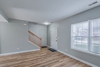 1431 W Split Oak Cir in Round Lake Beach, IL - Building Photo - Building Photo