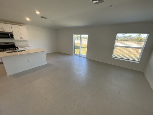 17236 Cantu Ct in North Fort Myers, FL - Building Photo - Building Photo