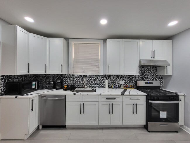 5527 N Christiana Ave in Chicago, IL - Building Photo - Building Photo