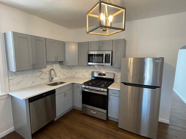 258 2nd St, Unit First Floor in South Amboy, NJ - Building Photo - Building Photo