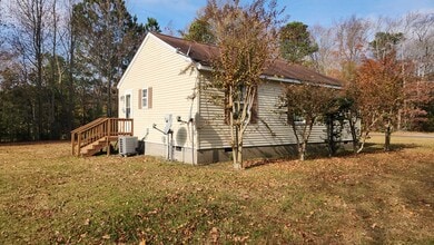 8174 Birdsnest Dr in Birdsnest, VA - Building Photo - Building Photo