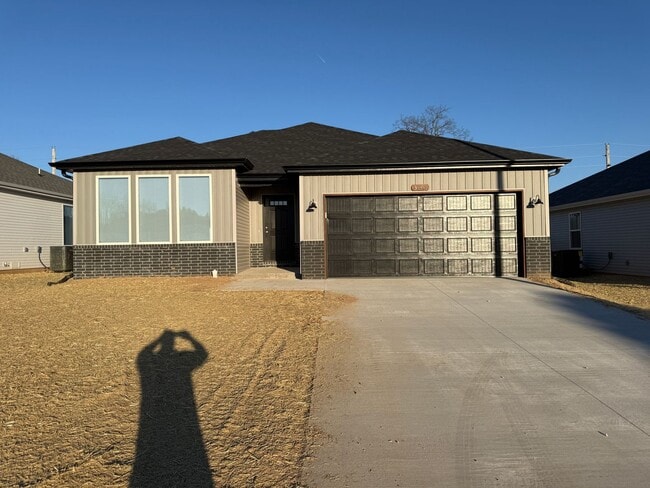 property at 3440 N Nixon Ave