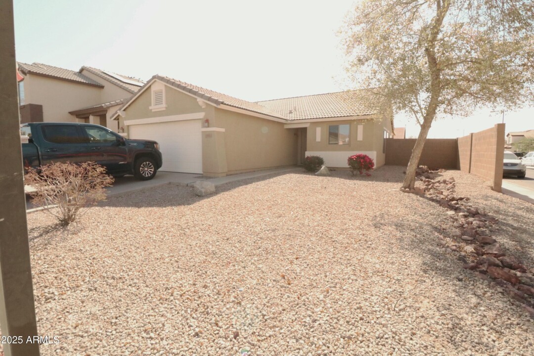 25061 W Illini St in Buckeye, AZ - Building Photo