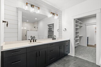 2440 W Iron Coop St in Eagle, ID - Building Photo - Building Photo