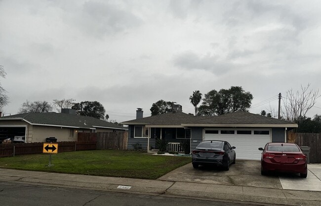 7382 Stratford St in Sacramento, CA - Building Photo - Building Photo