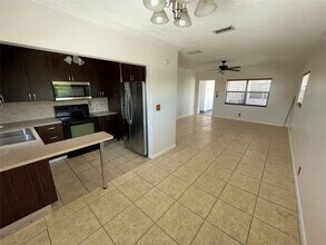 2420 Johnson St in Hollywood, FL - Building Photo - Building Photo