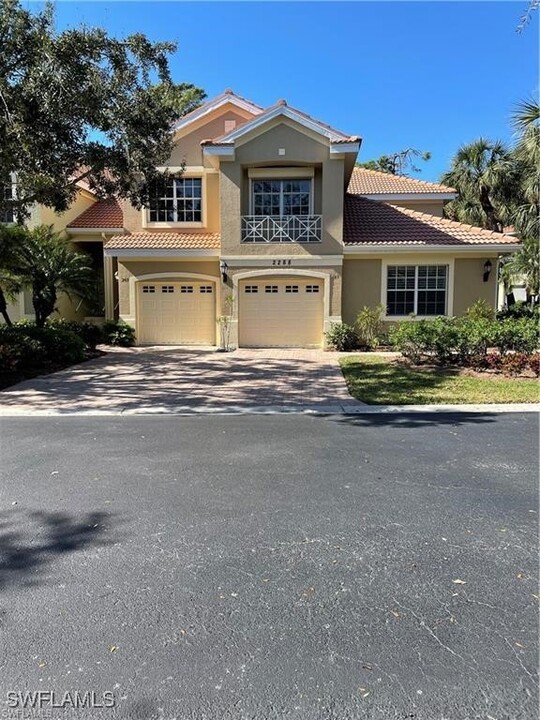 2288 Ashton Oaks Ln in Naples, FL - Building Photo