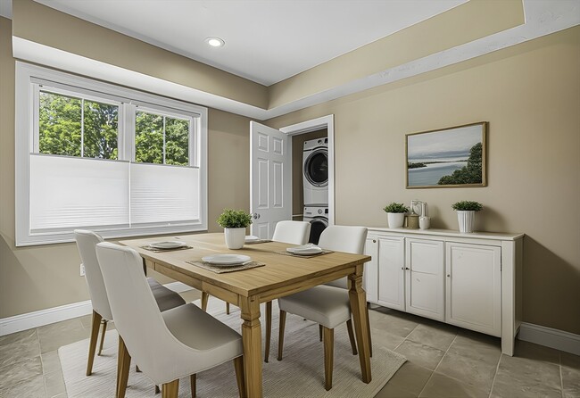 64 South St in Westborough, MA - Foto de edificio - Building Photo