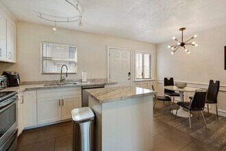 1057 E Butler Dr in Phoenix, AZ - Building Photo - Building Photo