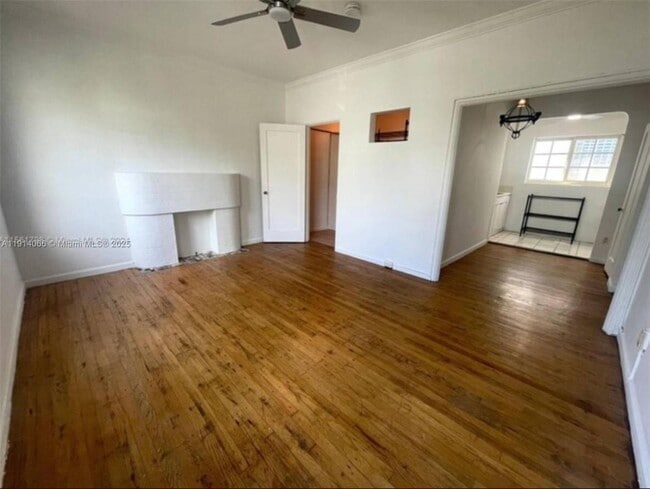 1619 Meridian Ave in Miami Beach, FL - Building Photo - Building Photo