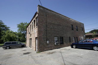 1415 Grand Ave in Waukegan, IL - Building Photo - Building Photo