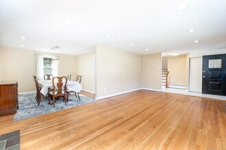 99 Fuller Dr in West Hartford, CT - Building Photo - Building Photo