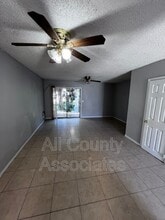 8935 Cochise Ln in Port Richey, FL - Building Photo - Building Photo